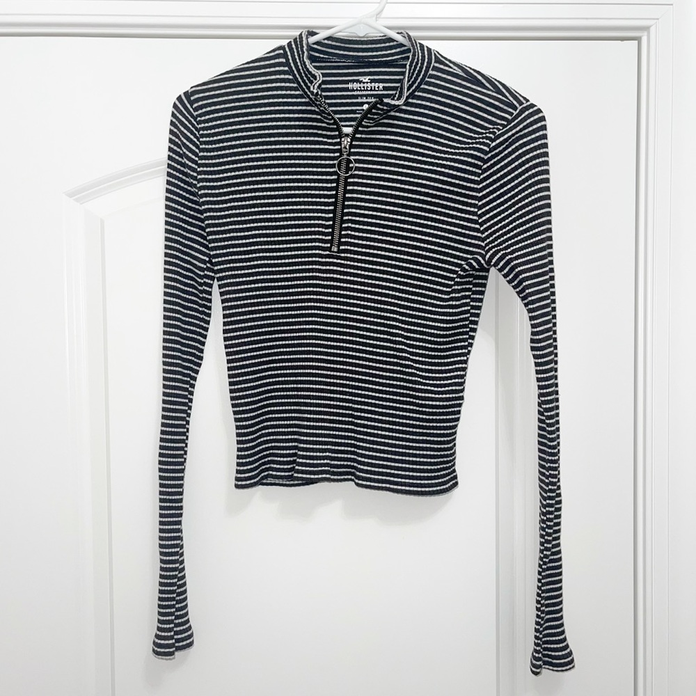 Hollister Slim Tee Stripped Long Sleeve Zipper Quarter Neck Pullover large